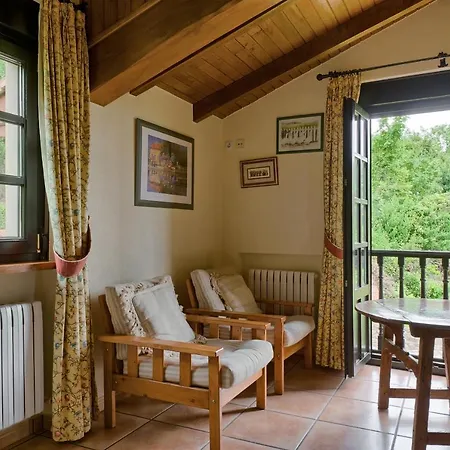 بيت للعطل El Llugaron