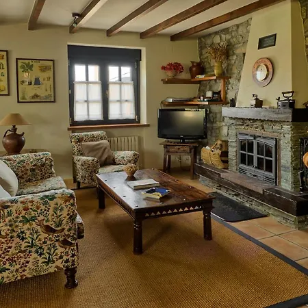 بيت للعطل El Llugaron Miravalles