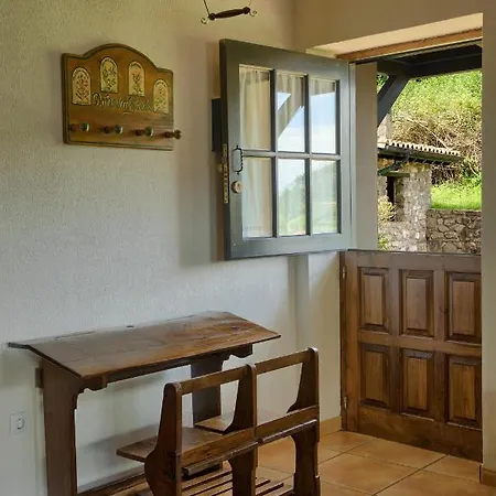 El Llugaron 펜션 Miravalles