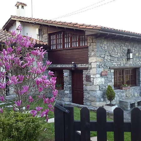 بيت للعطل El Llugaron