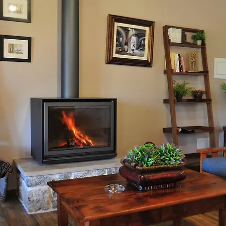 펜션 El Llugaron Miravalles