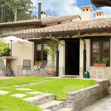 펜션 El Llugaron Miravalles