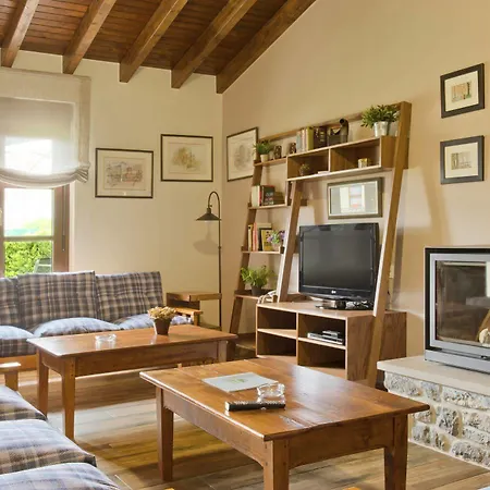 بيت للعطل El Llugaron